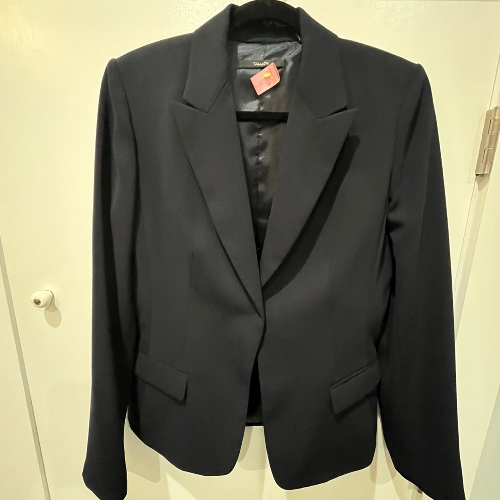 TAHARI Black Blazer Size Small